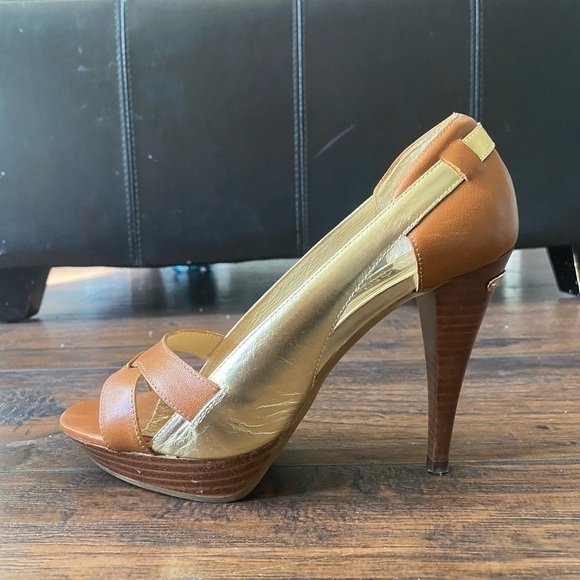 Michael by Michael Kors Women's Heels, Camel with Gold accents, Size 6M - Picture 13 of 13